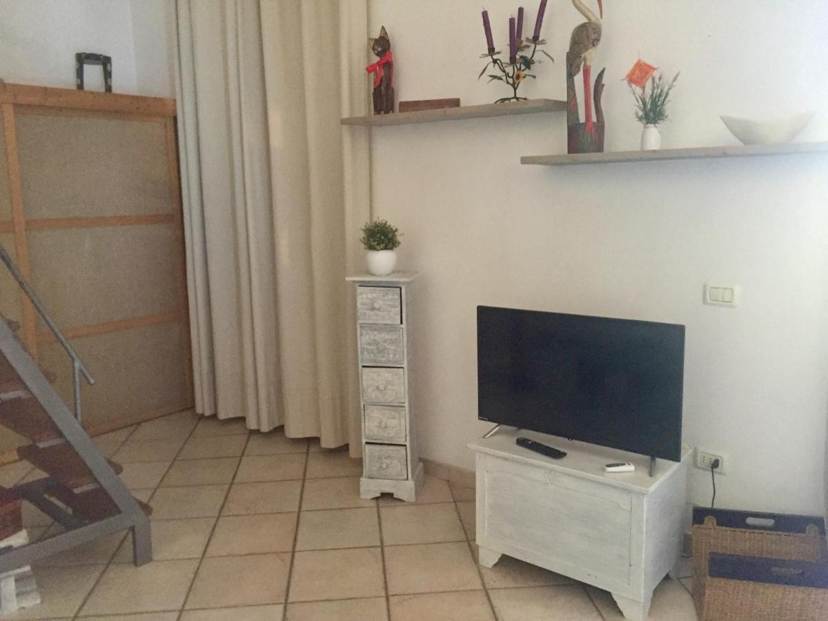 Delizioso Appartamento Vicino Al Centro Piombino Exterior foto